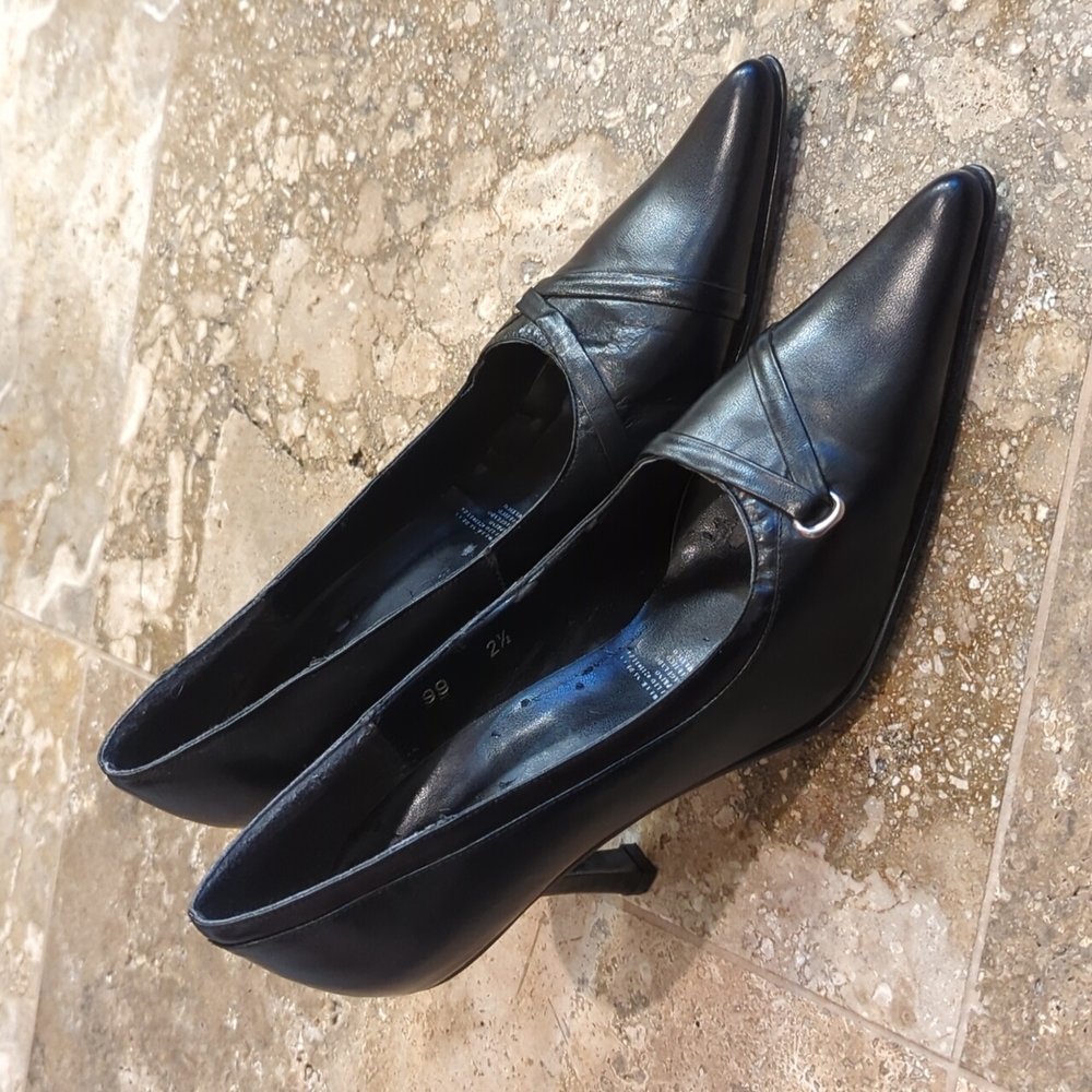 Vintage LOB Footwear Black Heels Size 2.5